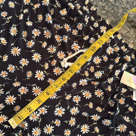 Derek & Heart Floral daisy Black Pants with Drawstring NWT 1X - Picture 10 of 11